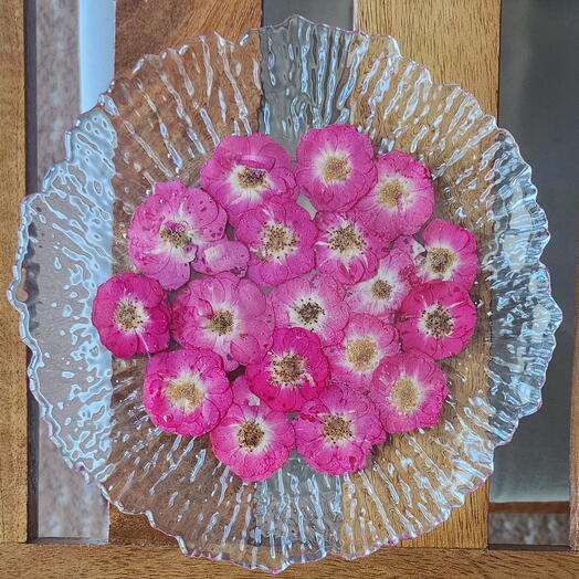 Resin side platter with real roses