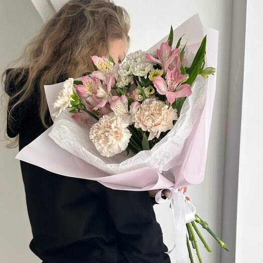 Летний букет со стойкими цветами «БАБОЧКА» альстромерии | диантусы | сантини