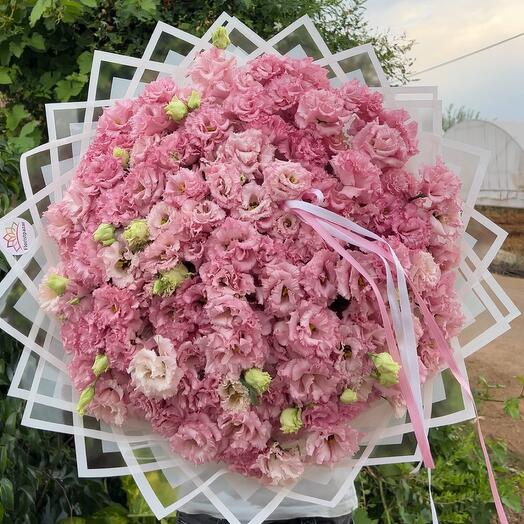 Pink lisianthus bouquet