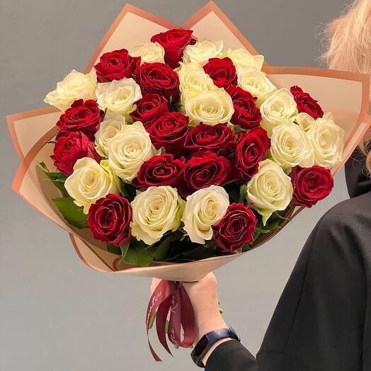 Bouquet of 35 red and white roses