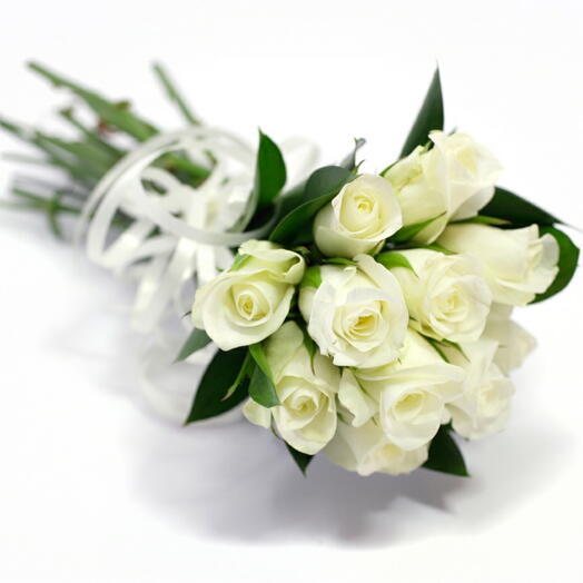 Bunch of white roses