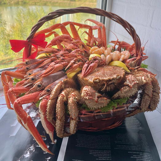 Букет из раков и морепродуктов в корзине XL