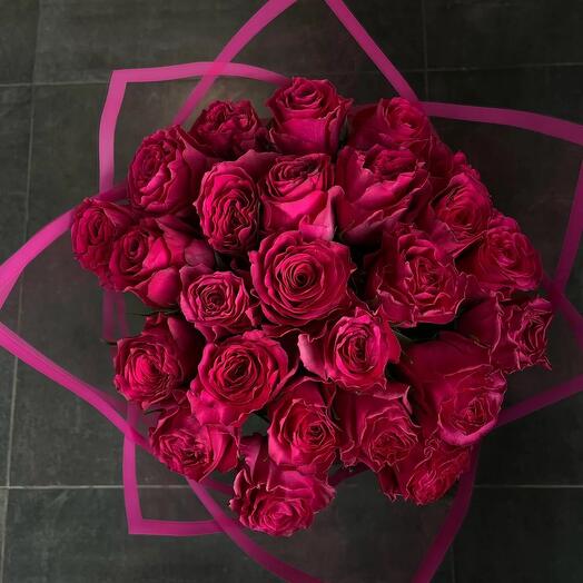 Bouquet of Crimson Roses Hot Spot