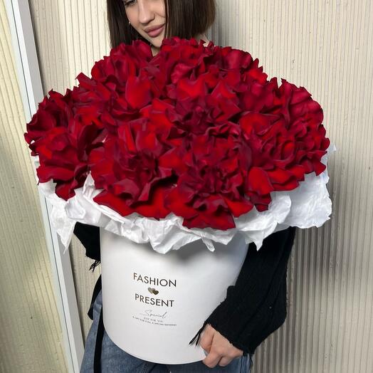 Коробка из французской красной розы