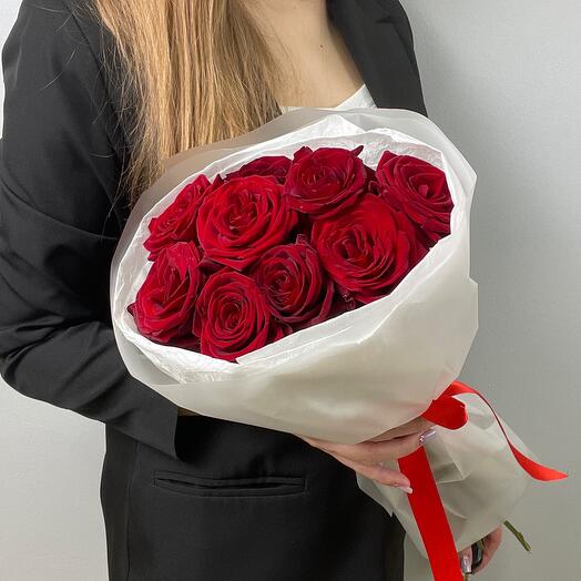 Букет красных роз 9 штук