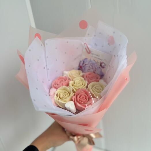 Букет из больших шоколадных роз