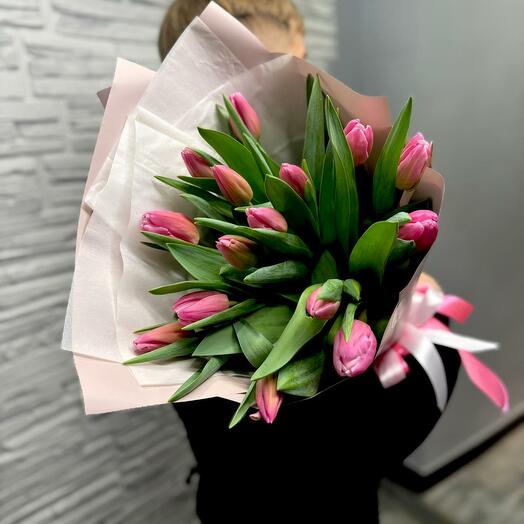 Букет из 15 нежных Тюльпанов на 8 марта