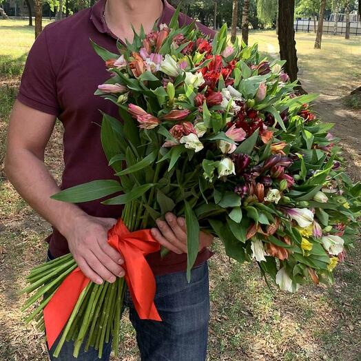 Букет из 75 альстромерий