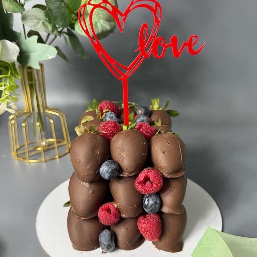 Клубника в шоколаде (торт LOVE)