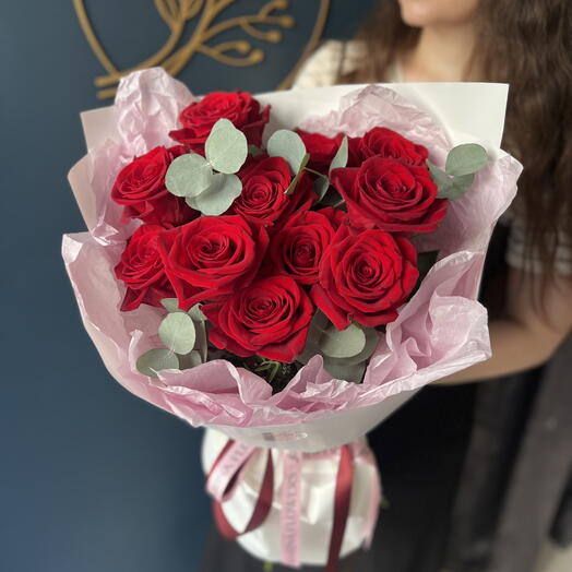 Red roses heart bouquet