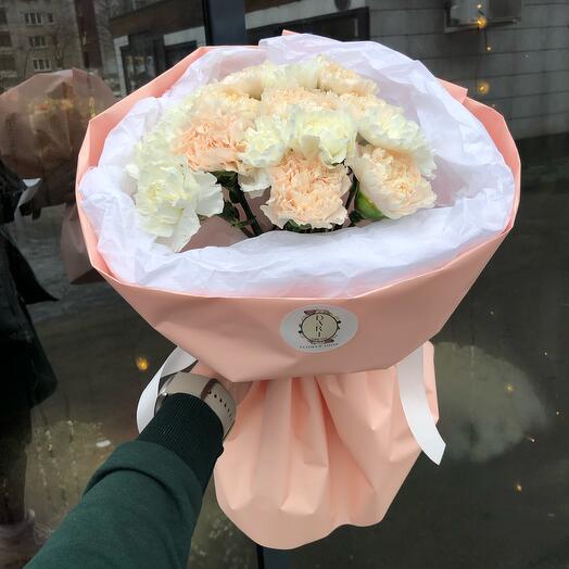 Букет с нежными диантусами