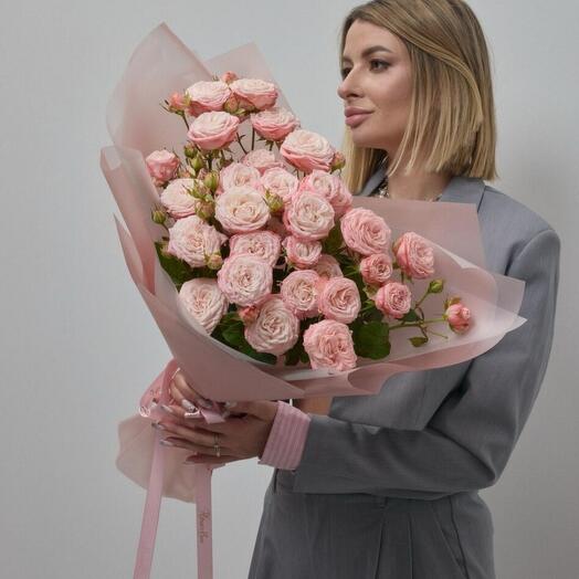 Букет из 10 пионовидных кустовых роз