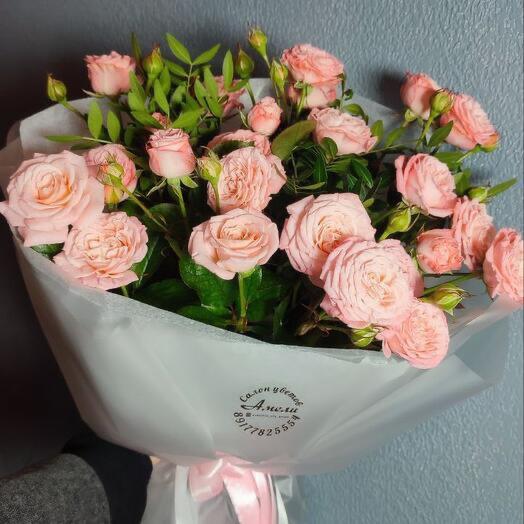 Bushy Peony-shaped roses