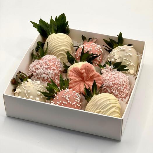 Набор клубники в белом шоколаде