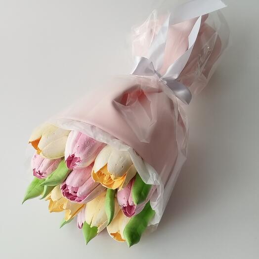 Букет из зефирных тюльпанов