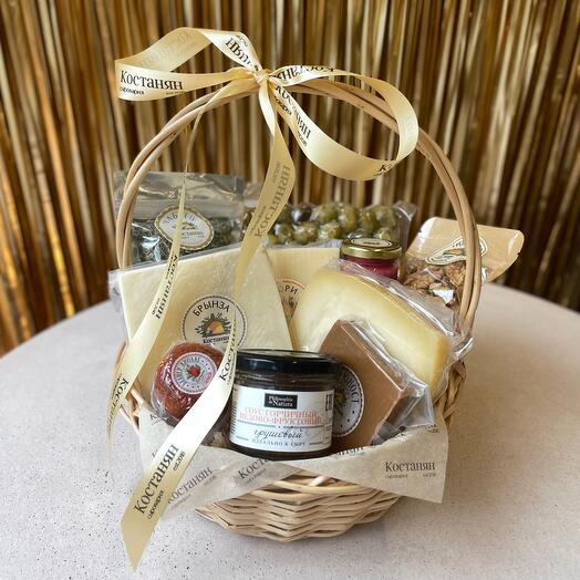 Подарочная корзина M «Гастрономическое удовольствие» на юбилей, в подарок маме, бабушке на день рождения, в благодарность врачу