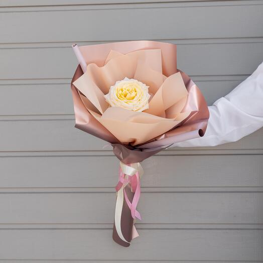 Букет из белой пионовидной розы "Una rosa white"