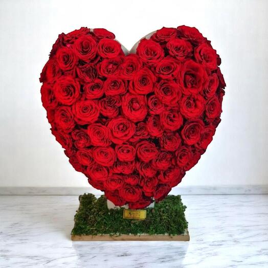 Lovely Huge Heart – 80 Red Roses in Wooden Heart Frame