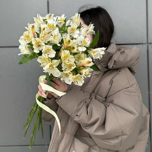 Букет лимонных альстромерий