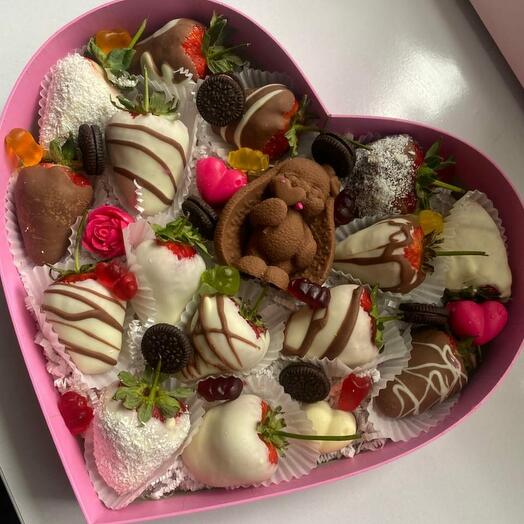 Клубника в шоколаде "Сладкий сюрприз"