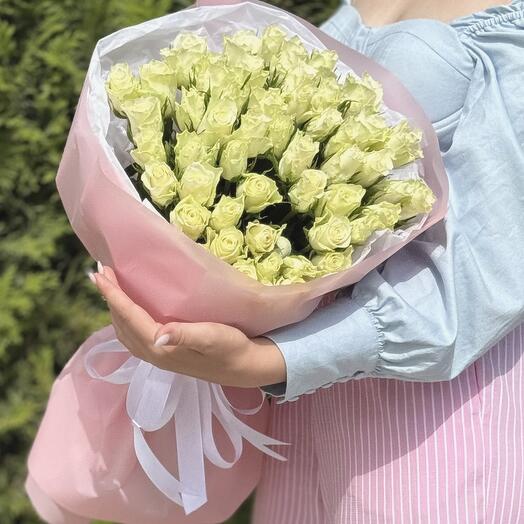 Ramo de 51 rosas blancas 40 cm (Kenia)