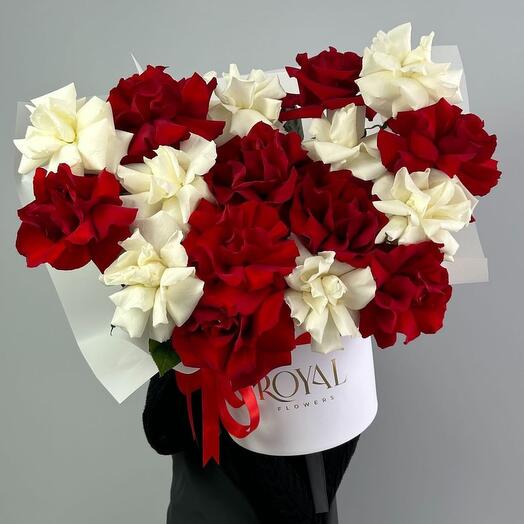 Royal Flowers | Композиция в коробке из 17 французских роз