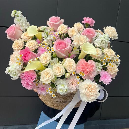 Большая корзина с нежными красивыми цветами 🌸