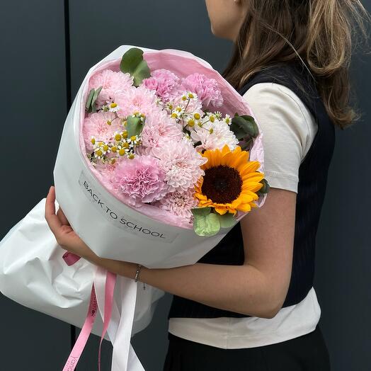 Авторский букет в нежных оттенках с подсолнухом🌻