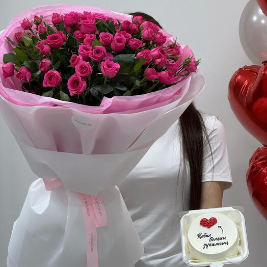 Комбо: букет кустовых роз + бенто торт (молочная девочка)