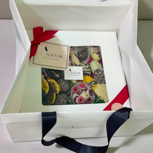 Микс в шоколаде — изысканный набор десертов ручной работы