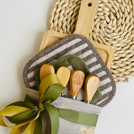 Подарочный набор с ножами для сыра