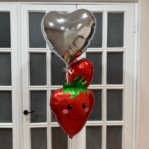 Воздушные шары сердце клубника 3 шт гелмй. Helium balloons hearts, strawberry 3 pcs