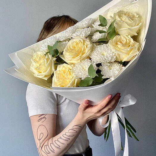 Букет со сливочными розами