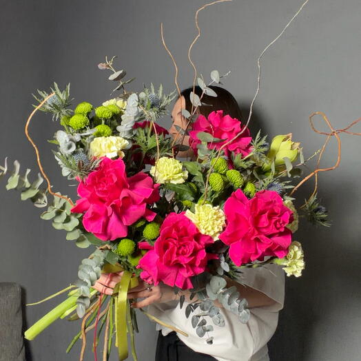 Шикарный букет с ветками карилуса💔