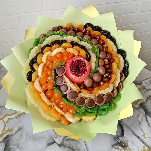 Вихрь сухофруктов ️Букет с сухофруктами , конфетами и гранатом 😍Дофаминовый букет Букет на выпускной