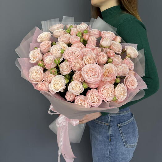 Нежный букет «15 кустовых пион роз»
