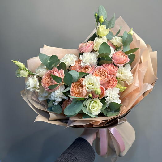 «Милан» нежный букет с пионовидной розой Джульетта и эустомами