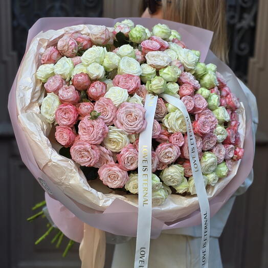 Wow bouqet with spray roses