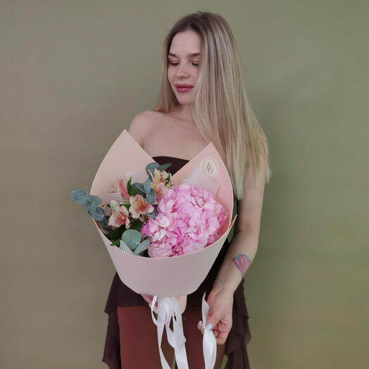 Букет авторский с гортензией и эвкалиптом 11