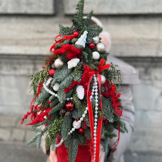 Новогодняя ёлочка в бархатной коробке с разными видами хвои и праздничным декором 🎄