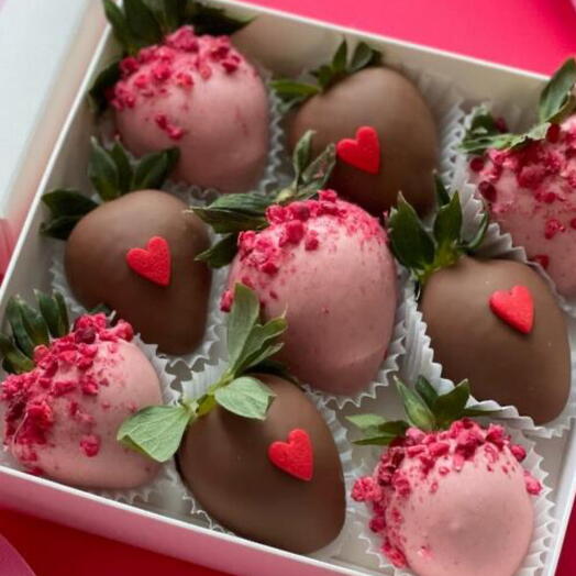 Chocolate-covered strawberries W
