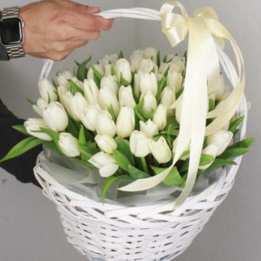Корзина с тюльпаними