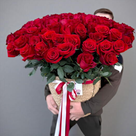 Обворожительные розы в кашпо