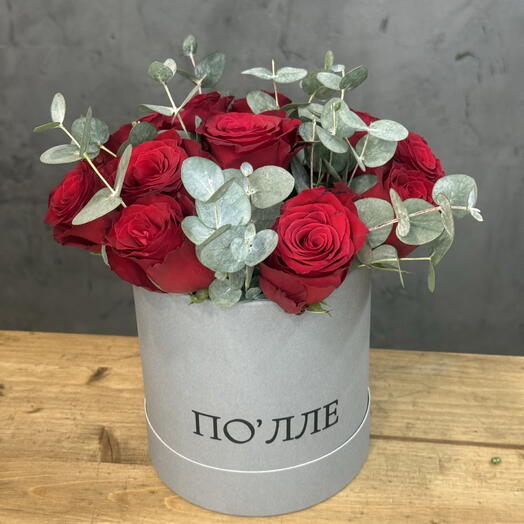 11 роз в шляпной коробке