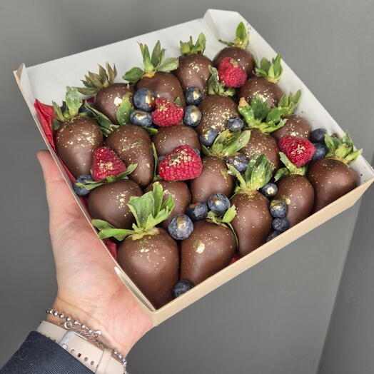 Клубника в шоколаде отборная
