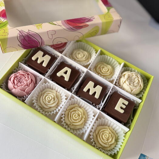 Набор шоколадных конфет для мамы