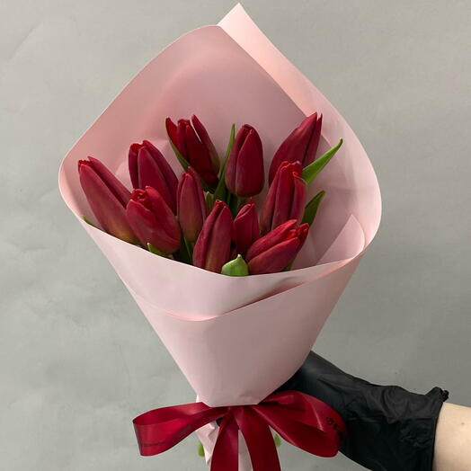 11 тюльпанов в нежной упаковке