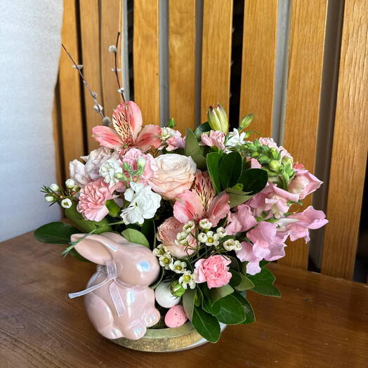 Розовая пасхальная композиция с кроликом П13