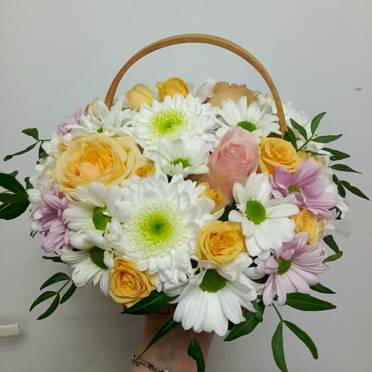 Корзина в нежных оттенках