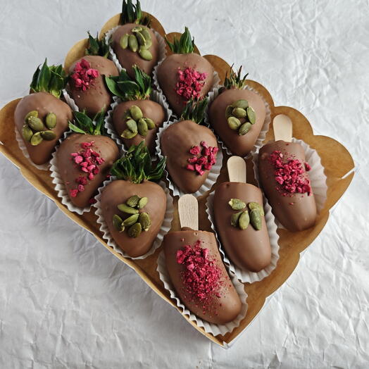 Клубника и бананы в шоколаде 4